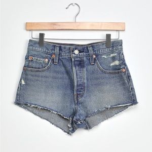 Levi’s Micro Jean Shorts High Waisted Medium Wash
501’s High Rise Short